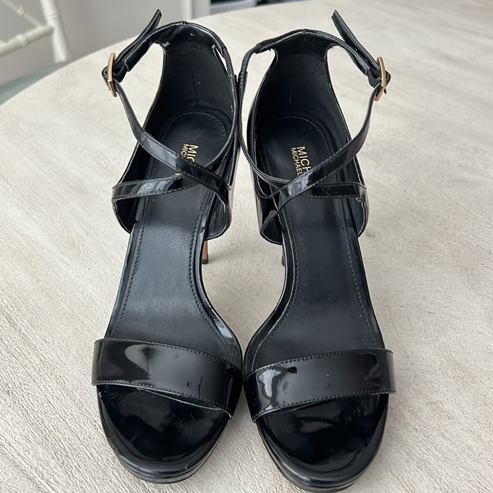 Michael Kors Black Patent Leather Sandal‎ Heels Women’s Size 7.5 - Picture 3 of 10